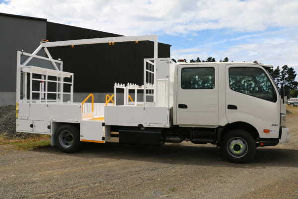 L1 Traffic Management, (double cab) Hino 921 4x2 - Image 7