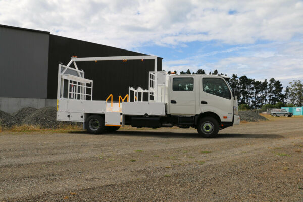 L1 Traffic Management, (double cab) Hino 921 4x2 - Image 8