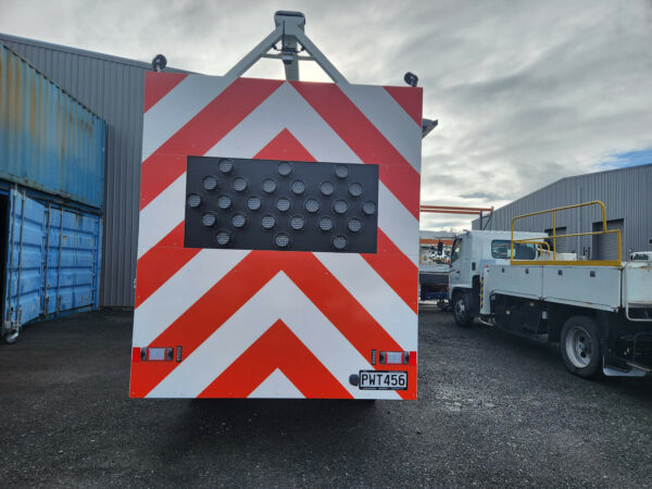 L1 Traffic Management (single cab) Hino 300 917 Man 4x2 - Image 3