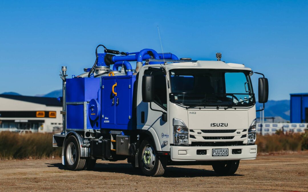 Work smarter not harder with the Allvac® AV2000H Hydro excavator!