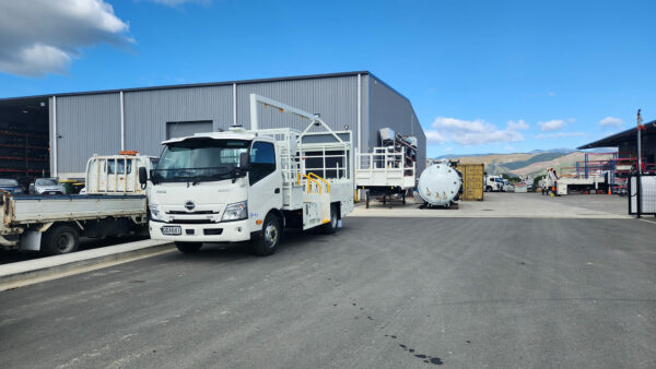 L1 Traffic Management Hino 300 917 Man 4x2 - Image 2