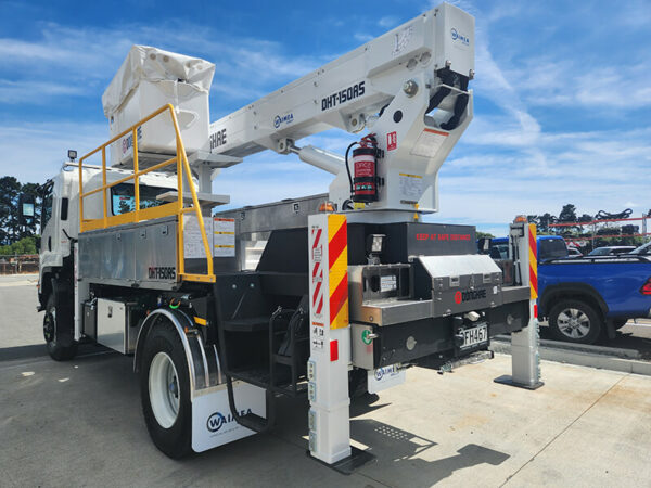 Linelift® DHT150AS on Isuzu FTS800 4x4 - Image 7