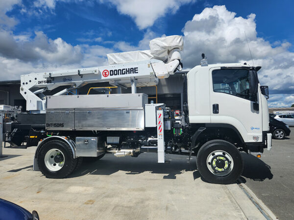 Linelift® DHT150AS on Isuzu FTS800 4x4 - Image 4