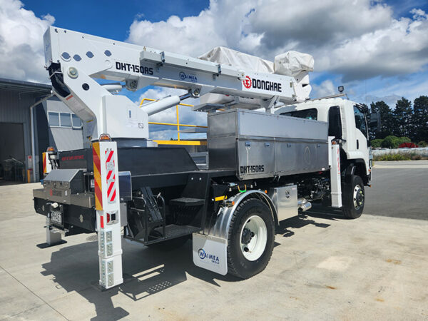 Linelift® DHT150AS on Isuzu FTS800 4x4 - Image 3