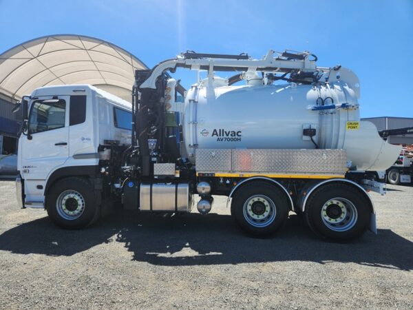 Allvac AV7000 HYDRO EXC QUON GW26420 6X4 - Image 3