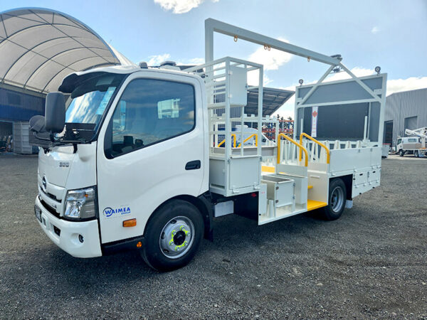 BTT1-8 L1 Traffic Management on Hino 300 915 Auto 4x2 - Image 7