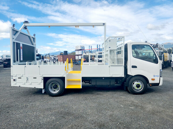 BTT1-8 L1 Traffic Management on Hino 300 915 Auto 4x2 - Image 6