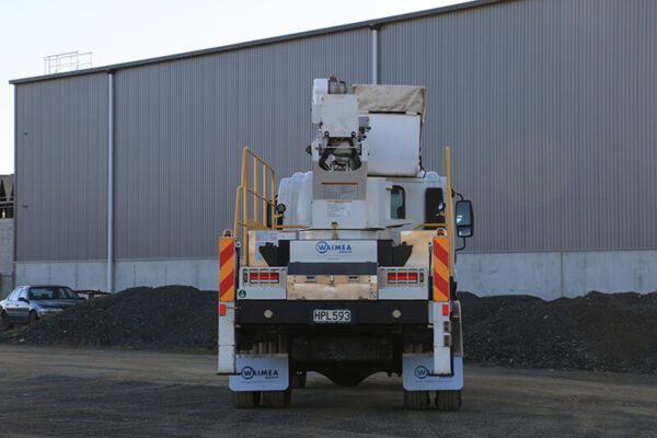 Linelift® DHT145AS on Isuzu FTS800 4x4 - Image 2
