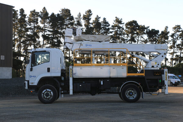 Linelift® DHT145AS on Isuzu FTS800 4x4 - Image 3