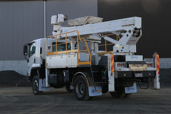 Linelift® DHT145AS on Isuzu FTS800 4x4 - Image 4
