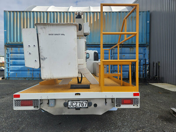 2015 Isuzu NPR EWP - Image 6
