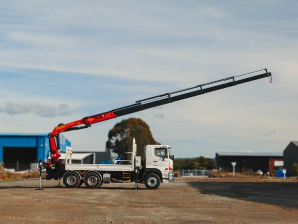 Palfinger PK26 on Hino FM2632 6x4 Lines Truck - Image 2