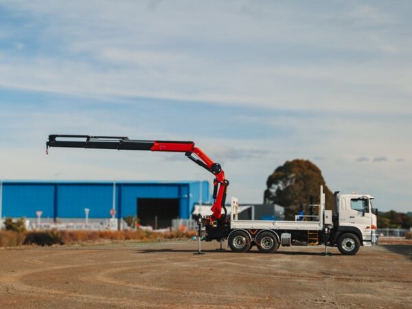 Palfinger PK26 on Hino FM2632 6x4 Lines Truck - Image 3