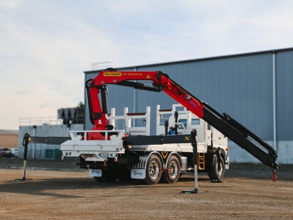 Palfinger PK26 on Hino FM2632 6x4 Lines Truck - Image 5