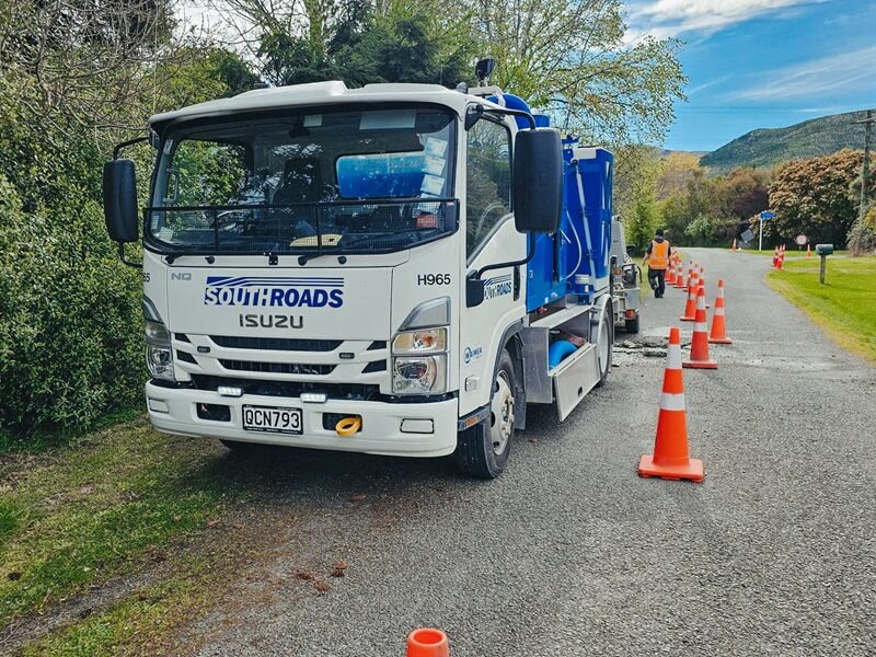 SouthRoads Allvac® AV2000H hydrovac precisely locating a water main leak in Dunback, Otago.