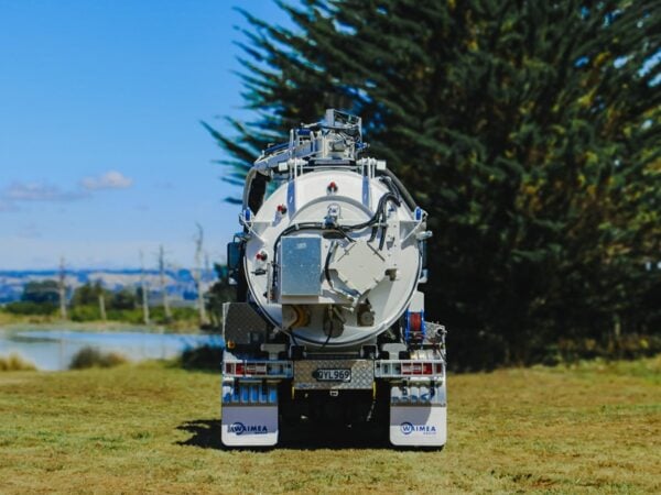 Allvac® AV8000C Hydro Excavator Combi on Quon - Image 8