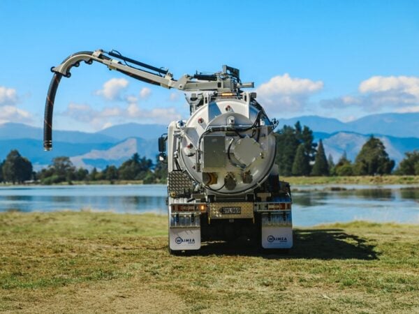 Allvac® AV8000C Hydro Excavator Combi on Quon - Image 5