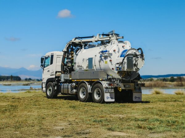 Allvac® AV8000C Hydro Excavator Combi on Quon - Image 4