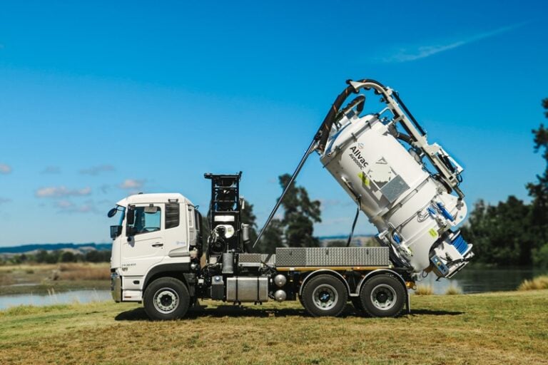 Allvac® AV8000C Hydro Excavator Combination Unit