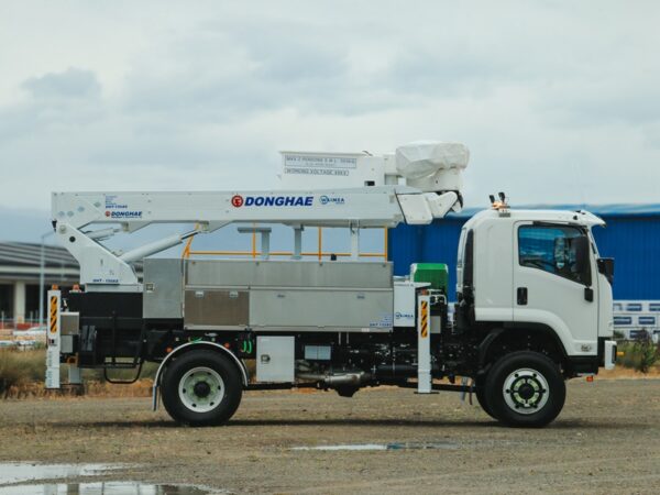 Linelift® DHT150AS on Isuzu FTS800 4x4 - Image 3