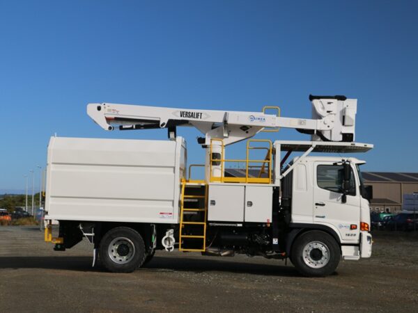 Versalift VST47 on Hino 500 Arb - Image 3