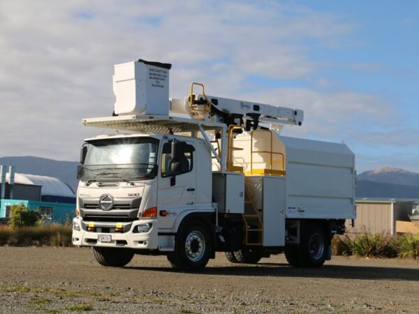 Versalift VST47 on Hino 500 Arb - Image 7