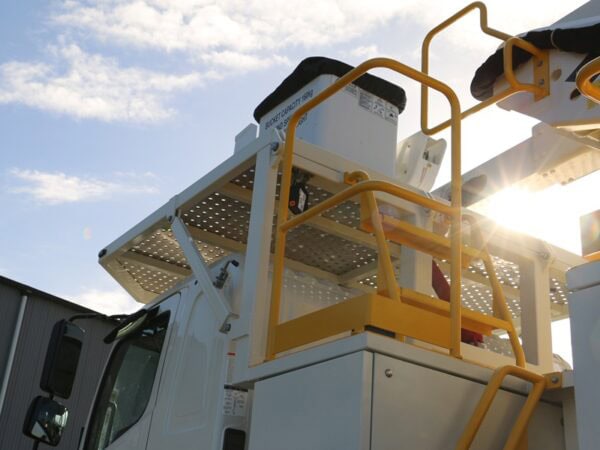 Versalift VST47 on Hino 500 Arb - Image 9