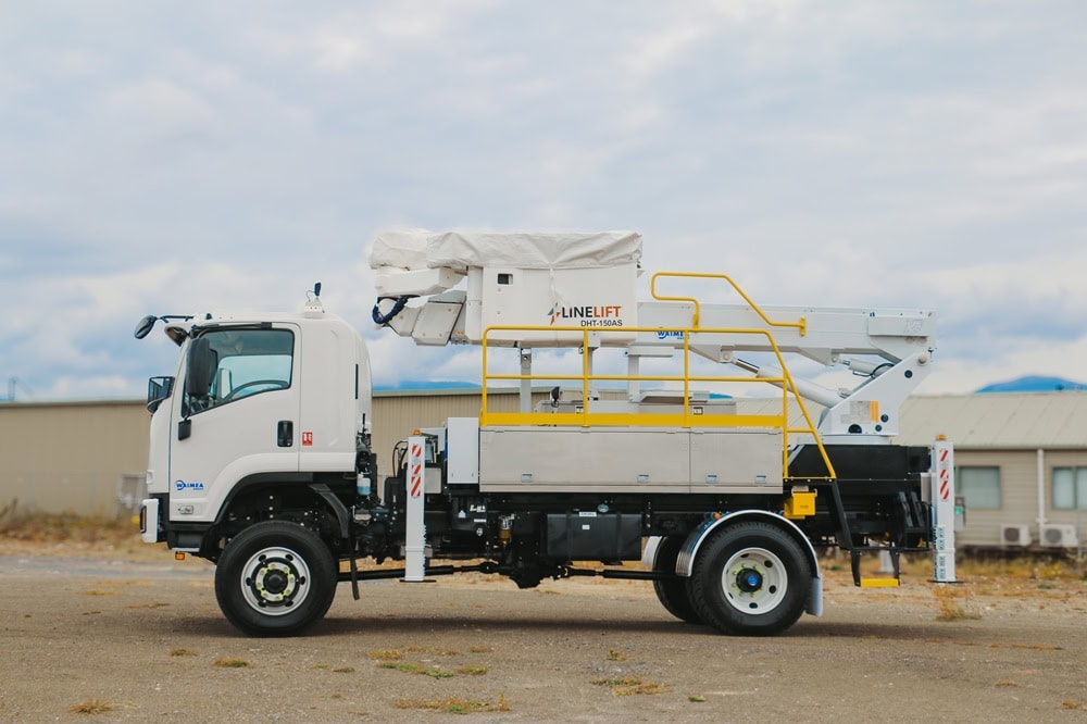 Waimea Group's April Truck of the Month: A new DHT150AS Linelift® unit mounted on an Isuzu FTS800 4x4, part of Omexom New Zealand's expanding fleet.