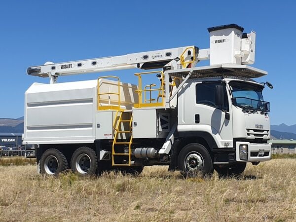 Versalift VO255 on FVZ1400 6x4 Arborist Unit - Image 2