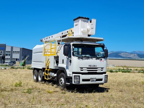 Versalift VO255 on FVZ1400 6x4 Arborist Unit - Image 7