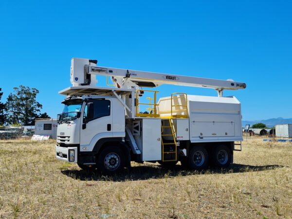 Versalift VO255 on FVZ1400 6x4 Arborist Unit - Image 6