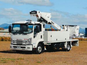 Versalift VST40 on a Isuzu FRR500