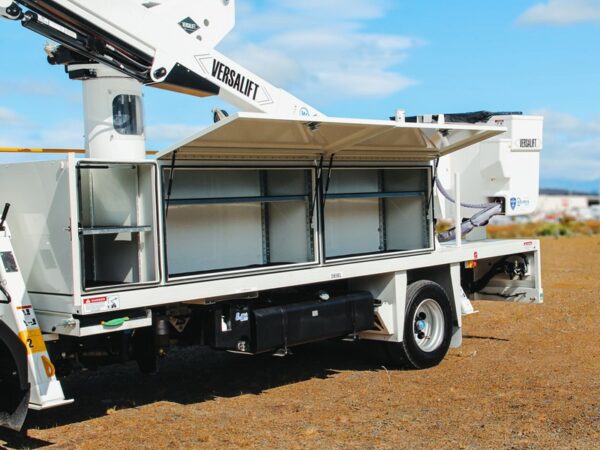 Versalift VST40 on a Isuzu FRR500 - Image 5