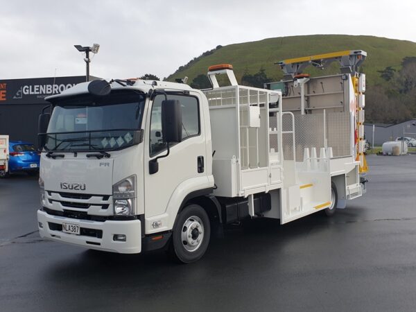 Isuzu FRR500 AMT with Signboard & MASH TL3 Blade Attenuator