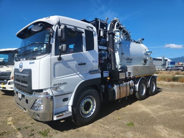 BTV4-1 7.0L HYDRO EXC QUON 6X4 - Image 2