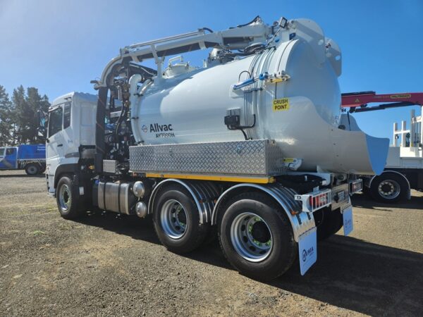 BTV4-1 7.0L HYDRO EXC QUON 6X4 - Image 4