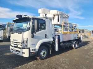Linelift® DHT150AS on DHT150AS on Isuzu FRR600 4x2 2004