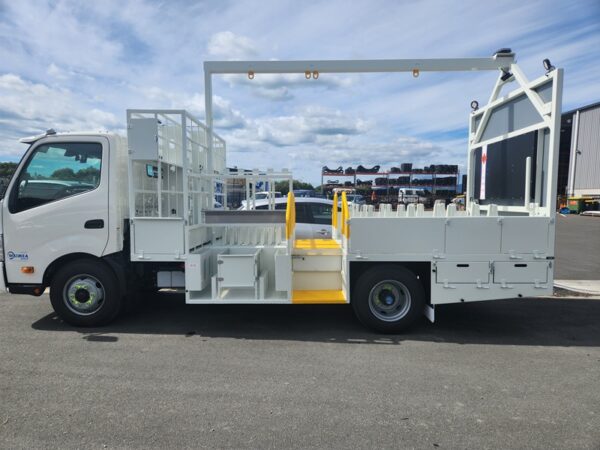 BTT1-8,  L1 Traffic Management on Hino 300 915 Auto 4x2 - Image 6
