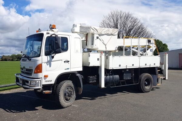 2008 Aichi SN15B EWP on Hino 500 4x4