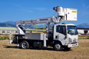 Linelift® DHT150S Short on NQR500 Truck