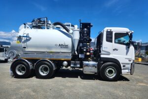 Allvac AV7000 HYDRO EXC QUON GW26420 6X4
