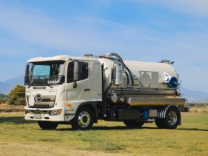 Allvac® AV6500 Manway Vacuum Tanker on Hino FE1426 4x2